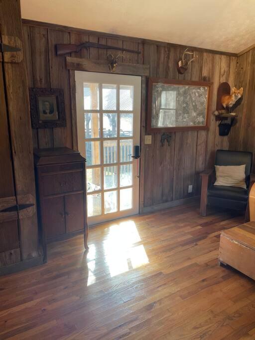 Bourbon Trail Cabin On The Farm Lawrenceburg Exteriér fotografie