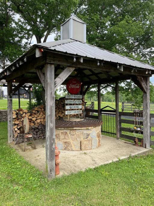 Bourbon Trail Cabin On The Farm Lawrenceburg Exteriér fotografie
