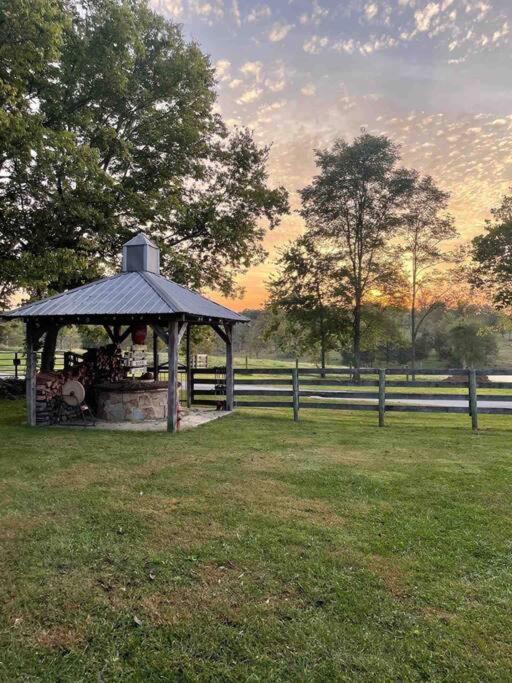 Bourbon Trail Cabin On The Farm Lawrenceburg Exteriér fotografie